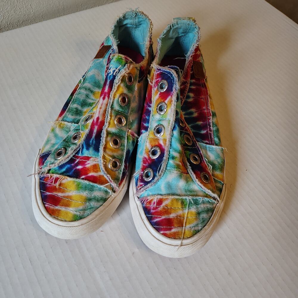 Blowfish Malibu Kids 7 Play-K Rainbow Tie Dye Distressed Slip On Sneakers